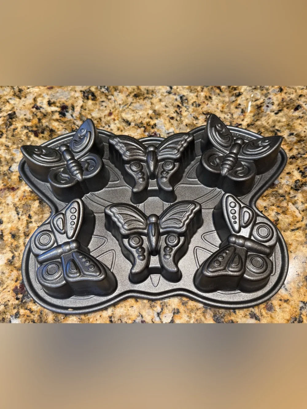 Nordicware Butterfly Cakelet 6 Portion/ 3 Cup  Heavy Duty Cast Pan